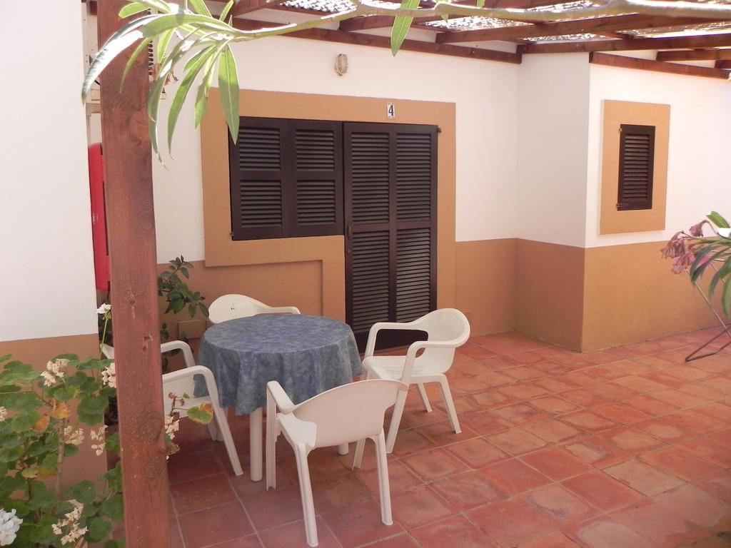 Viviendas Turisticas Vacacionales Allida Playa Migjorn Bagian luar foto